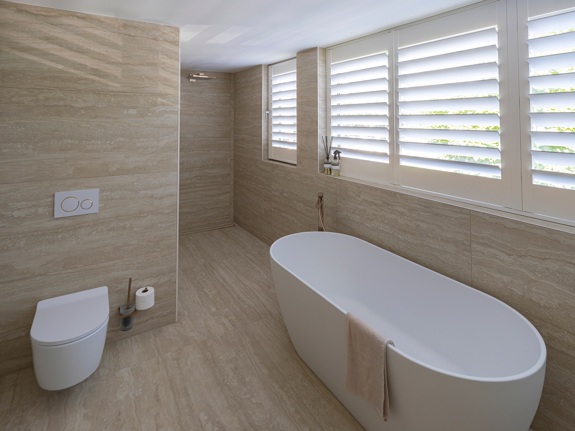 How Tile Reglazing Can Bring Old Bathrooms Back to Life Without a Remodel
