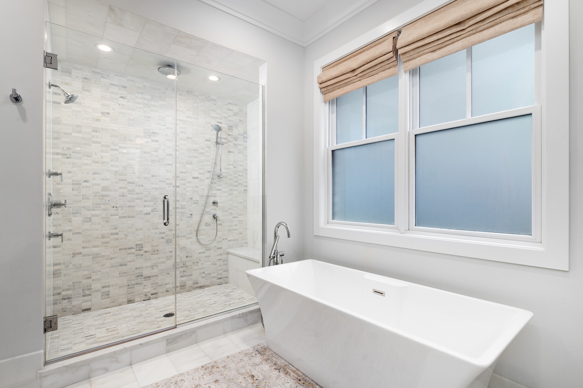 How Tile and Tub Reglazing Helps Restore Bathrooms in Multi-Unit Properties Faster